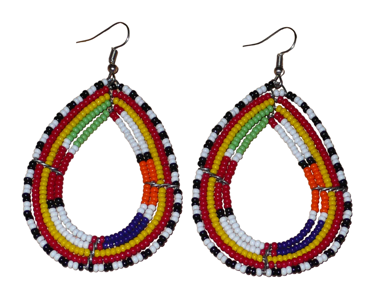 Boucles d'oreilles africaines ethniques Massai en perles de rocaille multicolores montées en forme de gouttes. Ces boucles d'oreilles colorées mesurent 8,5 cm de long et 4,5 cm de large et se portent avec des crochets en acier inoxydable sur des oreilles percées.