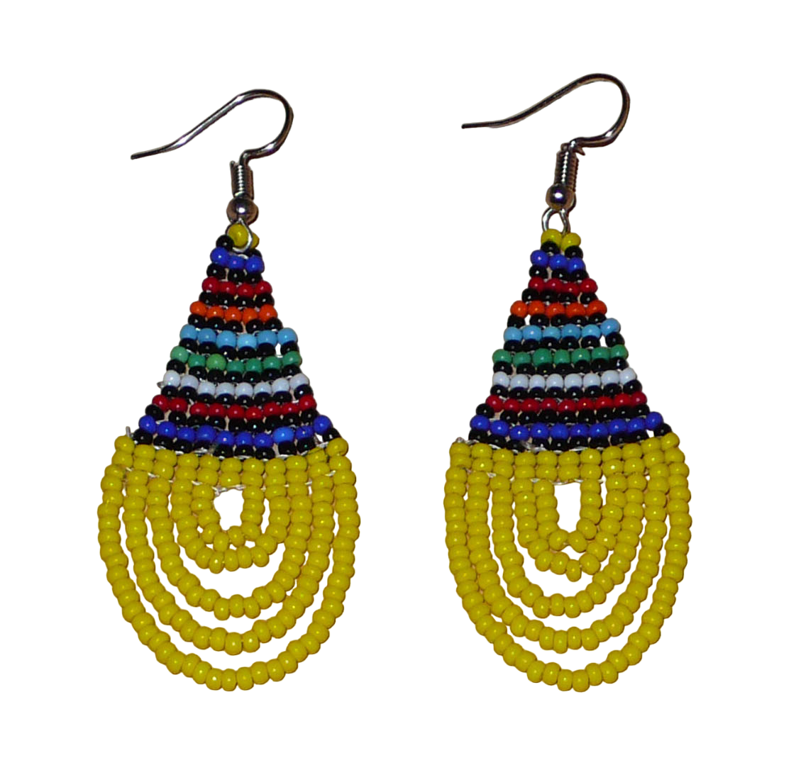 Boucles d'oreilles ethniques jaunes et multicolores composées d'un tissage en forme de gouttes de perles de rocaille. De taille moyenne et légère à porter, elles mesurent 7 cm de long et 2,5 cm de large et se portent avec des crochets en acier inoxydable sur des oreilles percées.