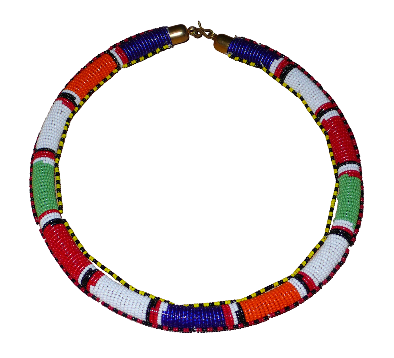 Collier africain tribal à motifs traditionnels Massai composé de perles de rocaille principalement rouges, vertes, blanches, bleu foncé et orange tissées et enroulées autour d'un tube.