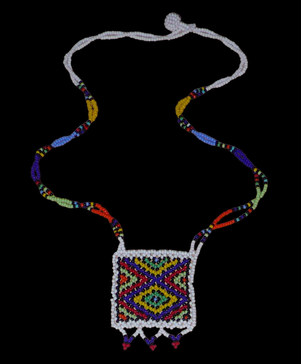 Collier africain zoulou avec pendentif ; fabriqué en Afrique du Sud, il se compose d'un tissage traditionnel de perles de rocaille blanches et multicolores.
