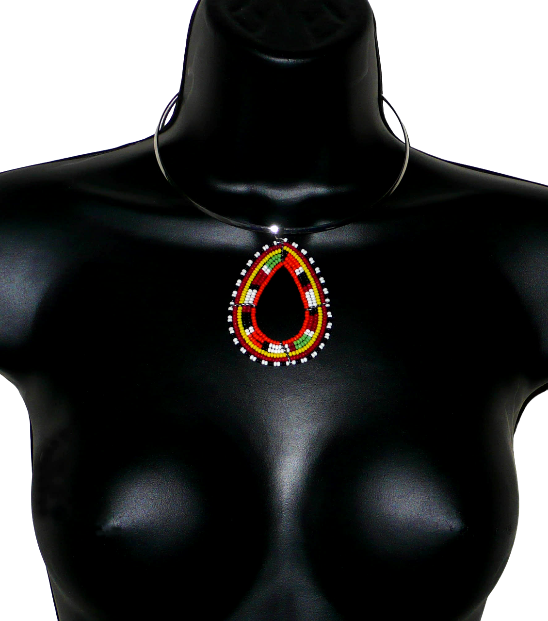 Collier africain Massai composé d'un ras de cou en laiton orné d'un long pendentif fait de perles de rocaille orange et multicolores montées en forme de goutte.