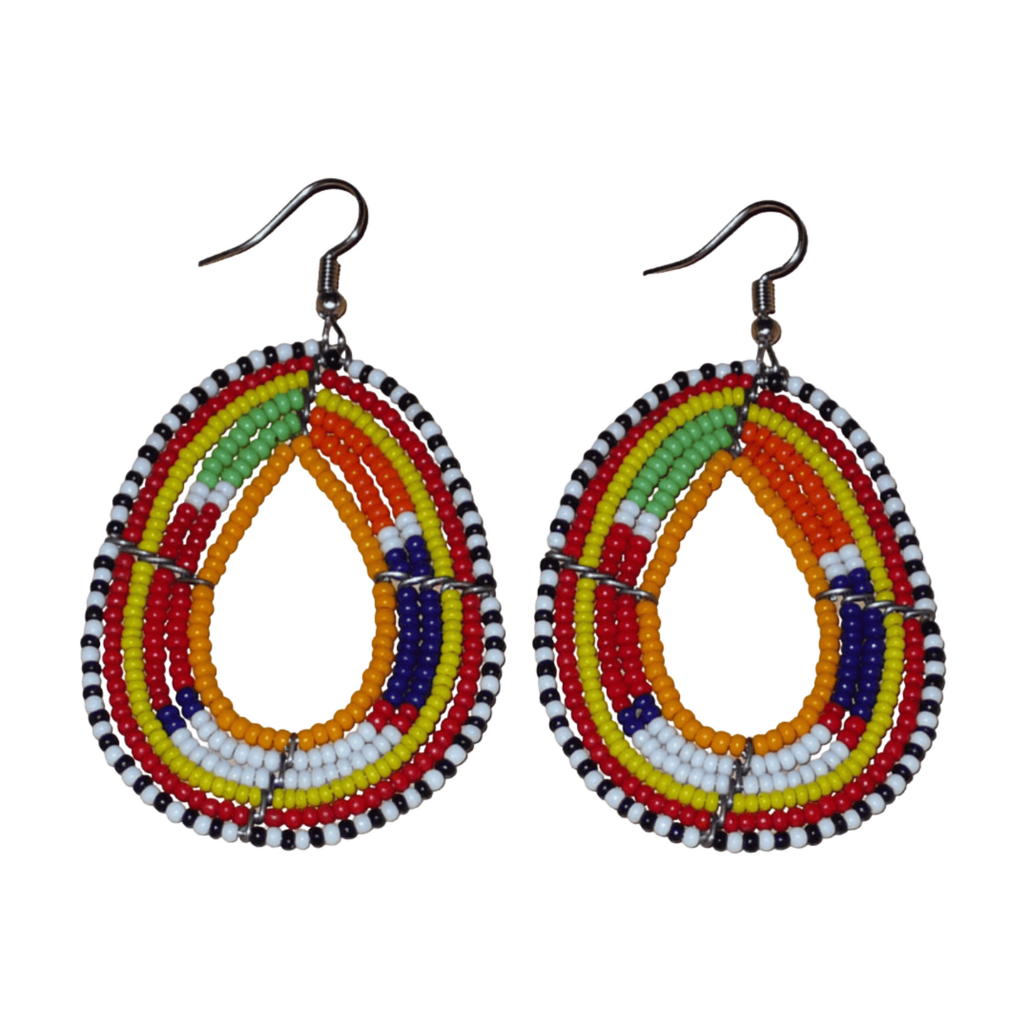 Boucles d'oreilles africaines en forme de gouttes à motifs ethniques Massai composées de perles de rocaille multicolores ; elles mesurent 7,5 cm de long et 4 cm de large.