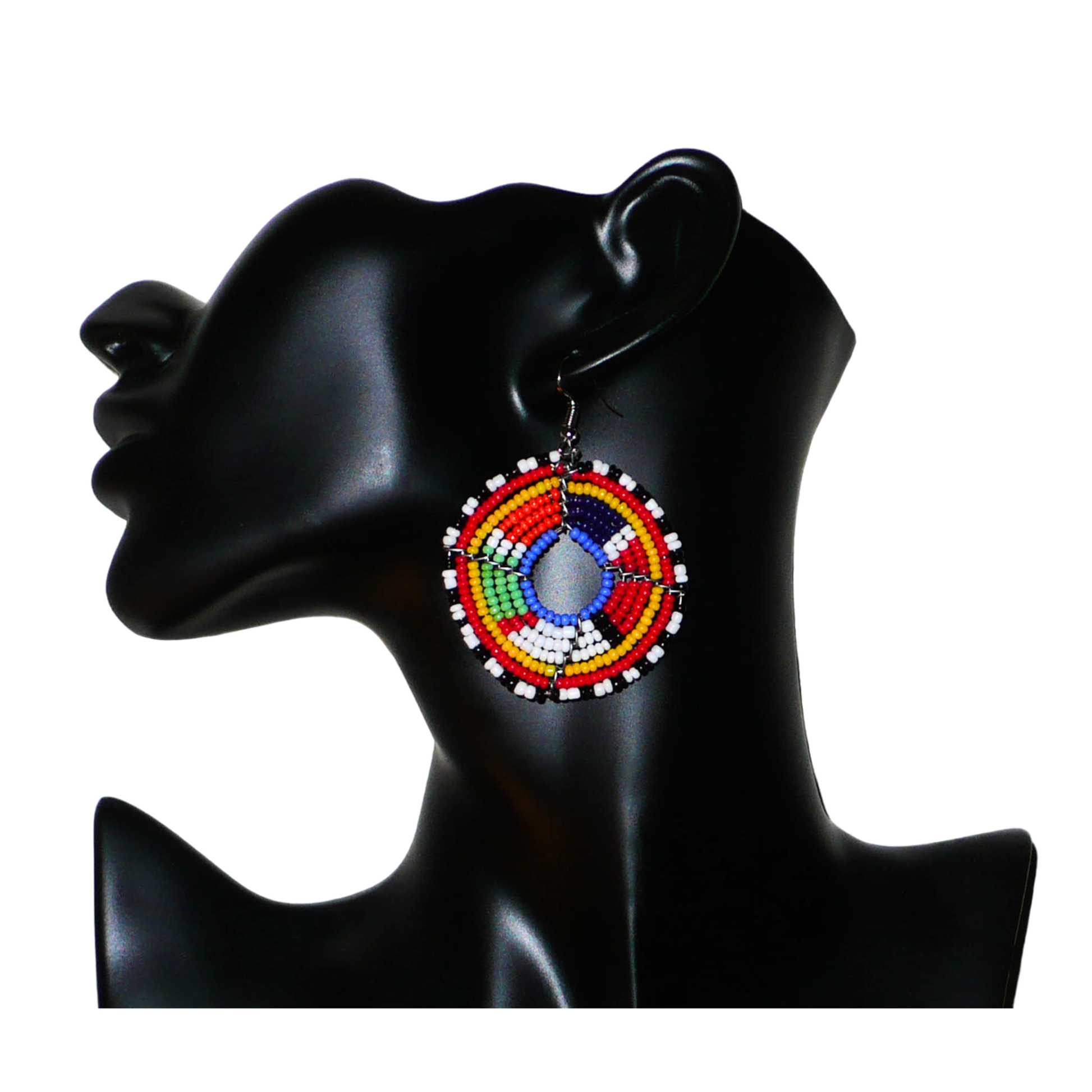 Boucles d'oreilles africaines Massai en perles de rocaille multicolores enfilées sur des structures circulaires en fils de fer. Elles mesurent 6,5 cm de long et 4,5 cm de large.