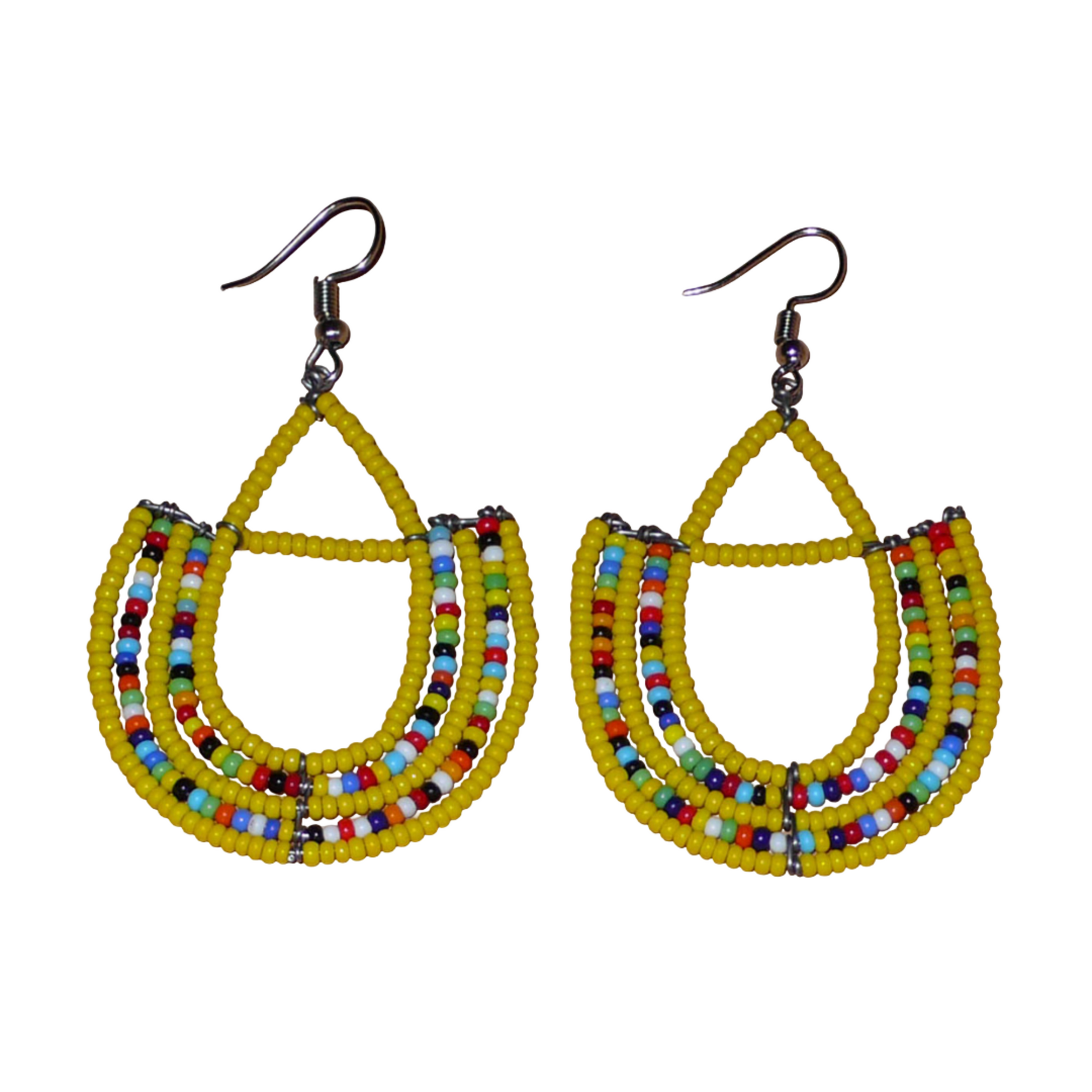 Boucles d'oreilles exotiques en perles de rocaille jaunes et multicolores enfilées sur des structures de fils de fer en forme d'ancres. Elles mesurent 7,5 cm de long et 4 cm de large et se portent aux lobes d'oreilles percées avec des crochets en acier inoxydable.
