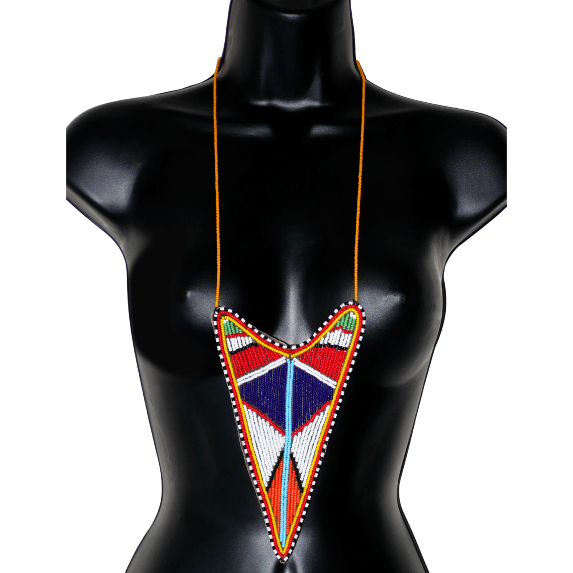 Long collier africain tribal de tradition Massai agrémenté d'un long et large pendentif aux couleurs et motifs ethniques composé d'une broderie de perles de rocaille multicolores.