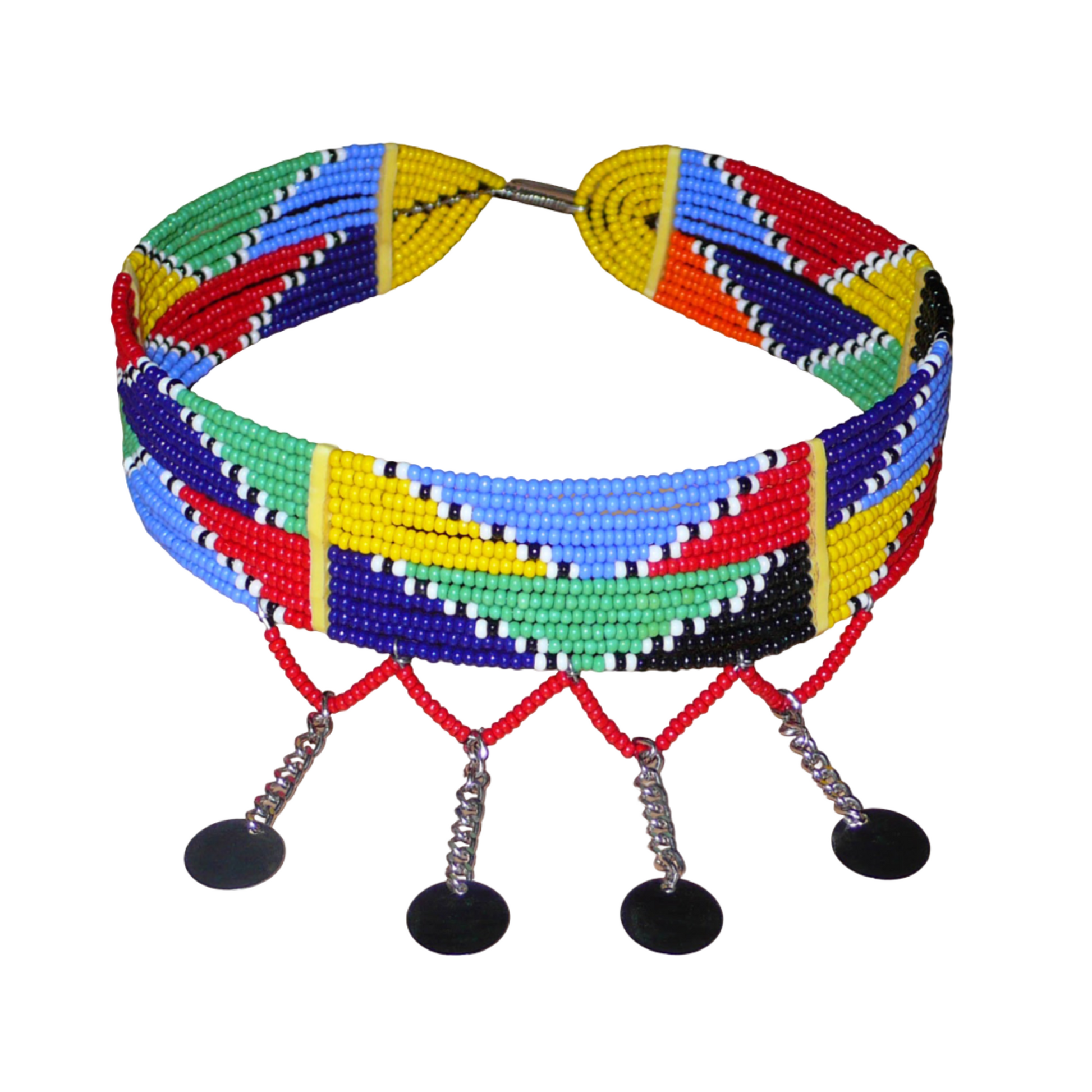 Collier africain Massai composé de douze rangées de perles de rocaille multicolores et prolongé de chaînettes ornées de petits disques métalliques ; il se ferme avec un crochet.