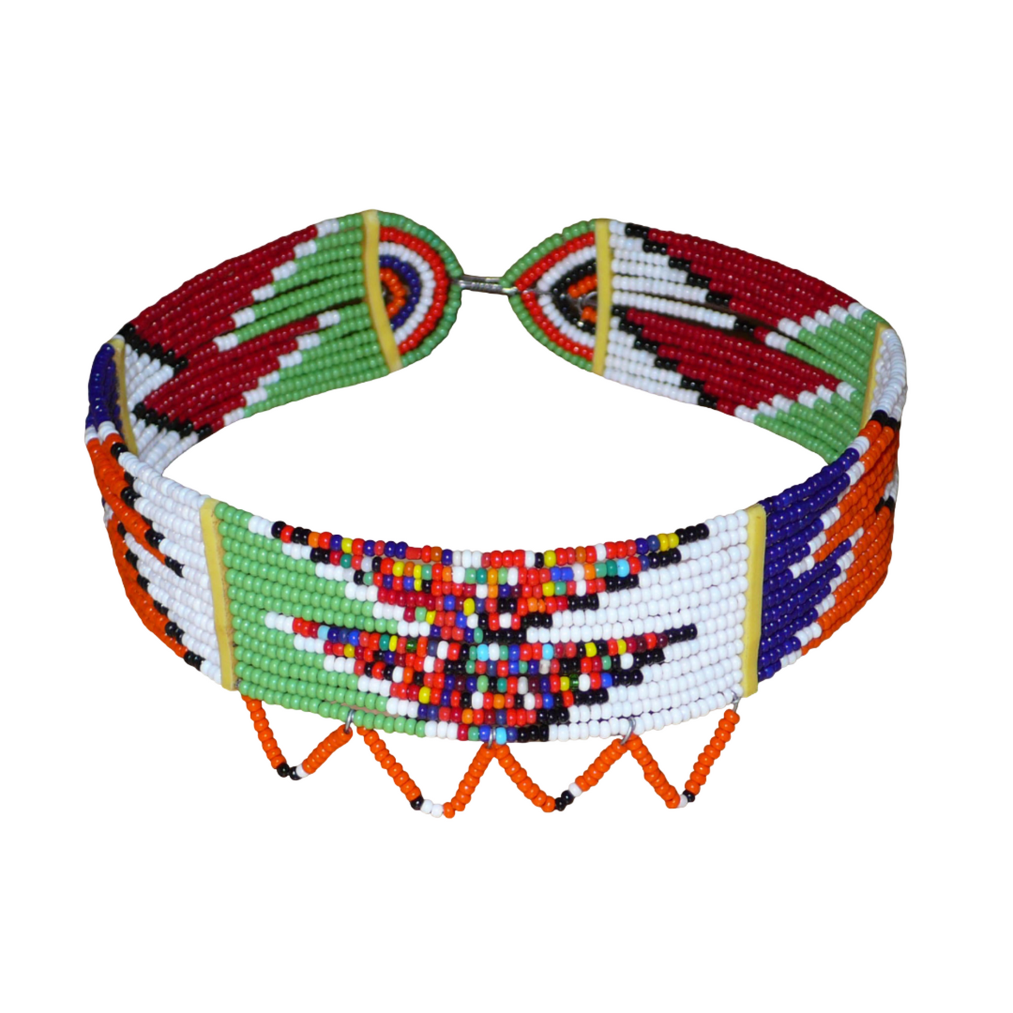 Collier africain ras de cou de tradition Massai composé de douze rangées de perles de rocaille multicolores. Le collier est décoré à sa base d'une frise perlée et se ferme avec un crochet.