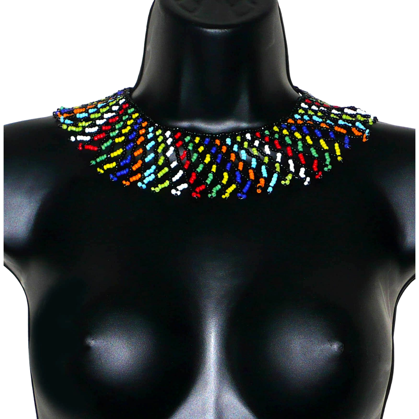 Collier africain zoulou traditionnel composé d'une dentelle de perles de rocaille noires et multicolores entrelacées.