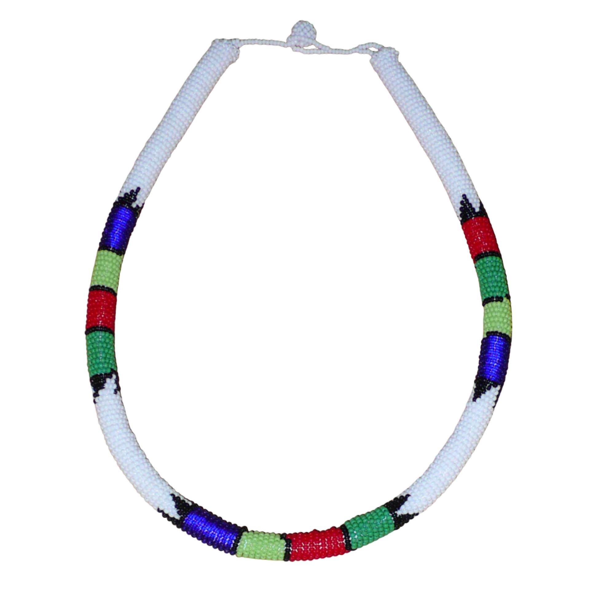 Collier africain zoulou blanc à motifs tribaux multicolores, fabriqué en Afrique du Sud, composé de perles de rocaille enroulées autour d'un tube en plastique.