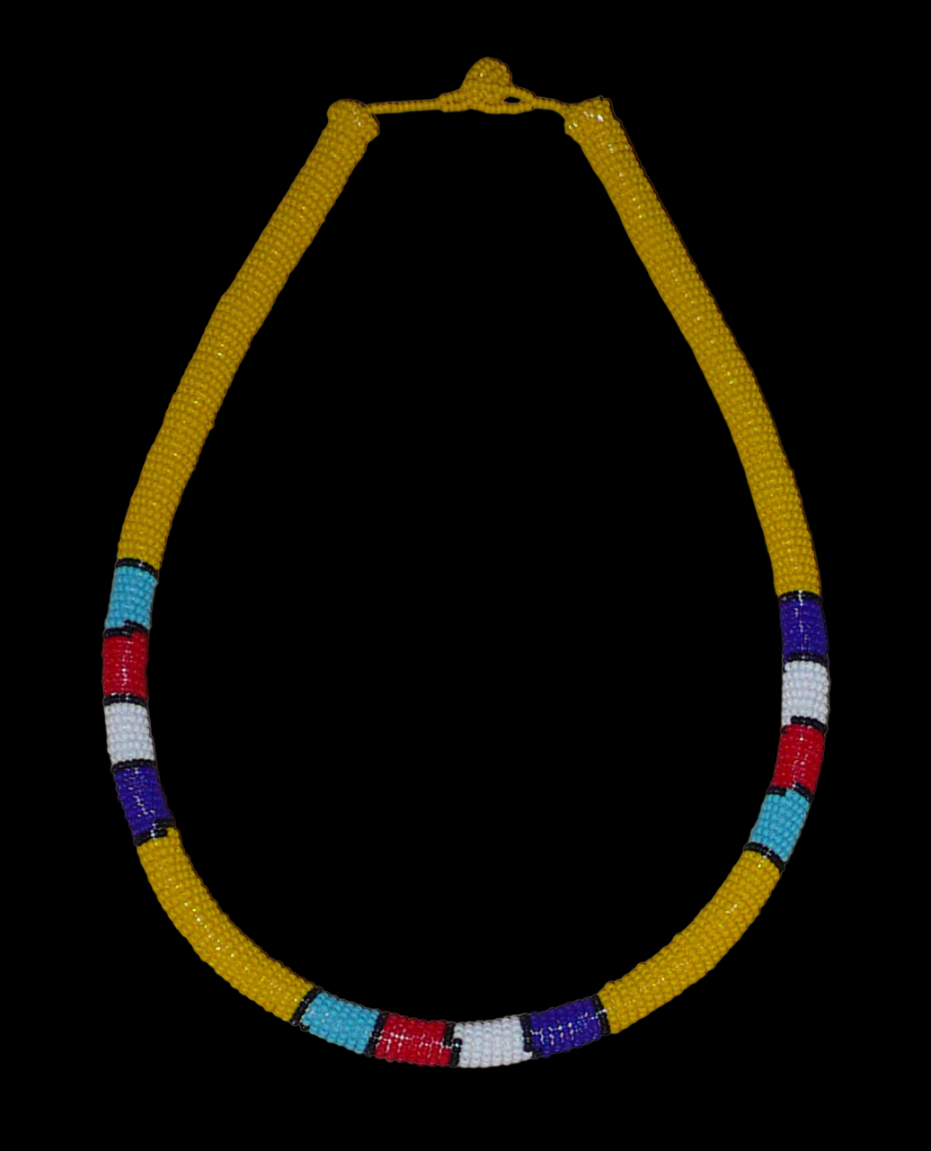 Collier africain tubulaire jaune à motifs ethniques traditionnels zoulous composé de perles de rocaille enroulées autour d'un tube en plastique.