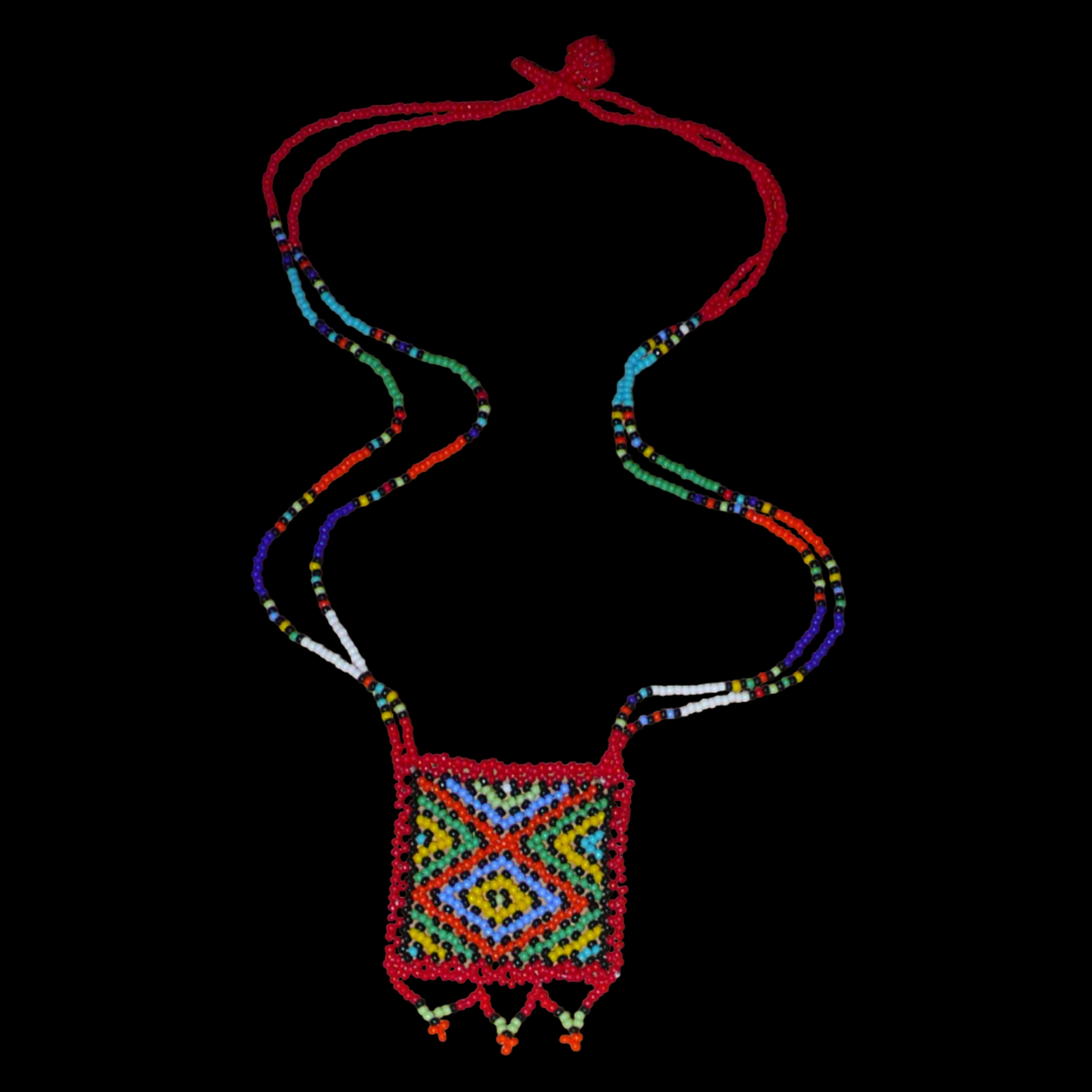 Collier africain "Zulu Love Letter" avec pendentif orné de motifs ethniques ; il se compose d'un tissage de perles de rocaille rouges et multicolores.