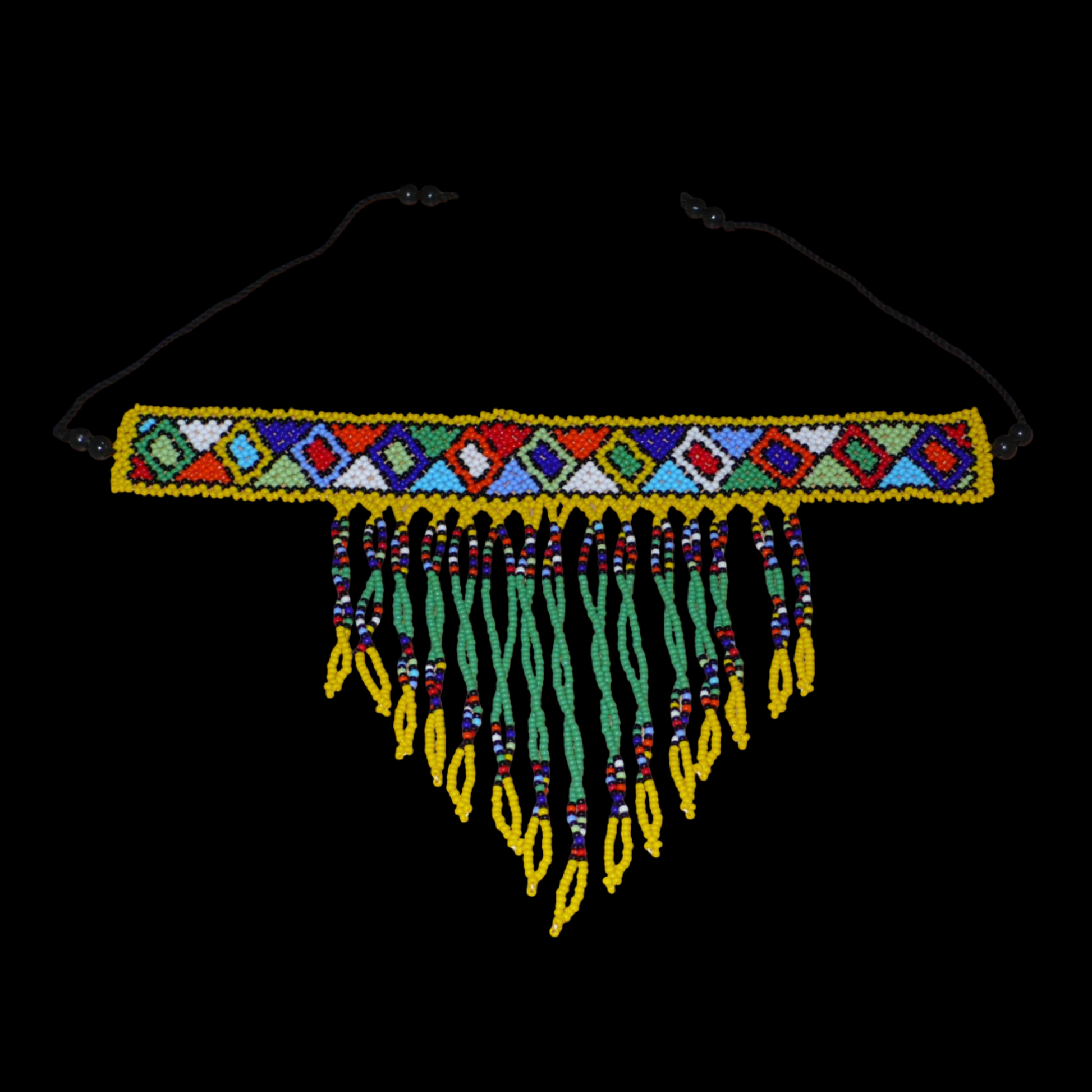 Collier ras de cou sud-africain à franges perlées et à motifs ethniques zoulous composé de perles de rocaille vertes, jaunes et multicolores.