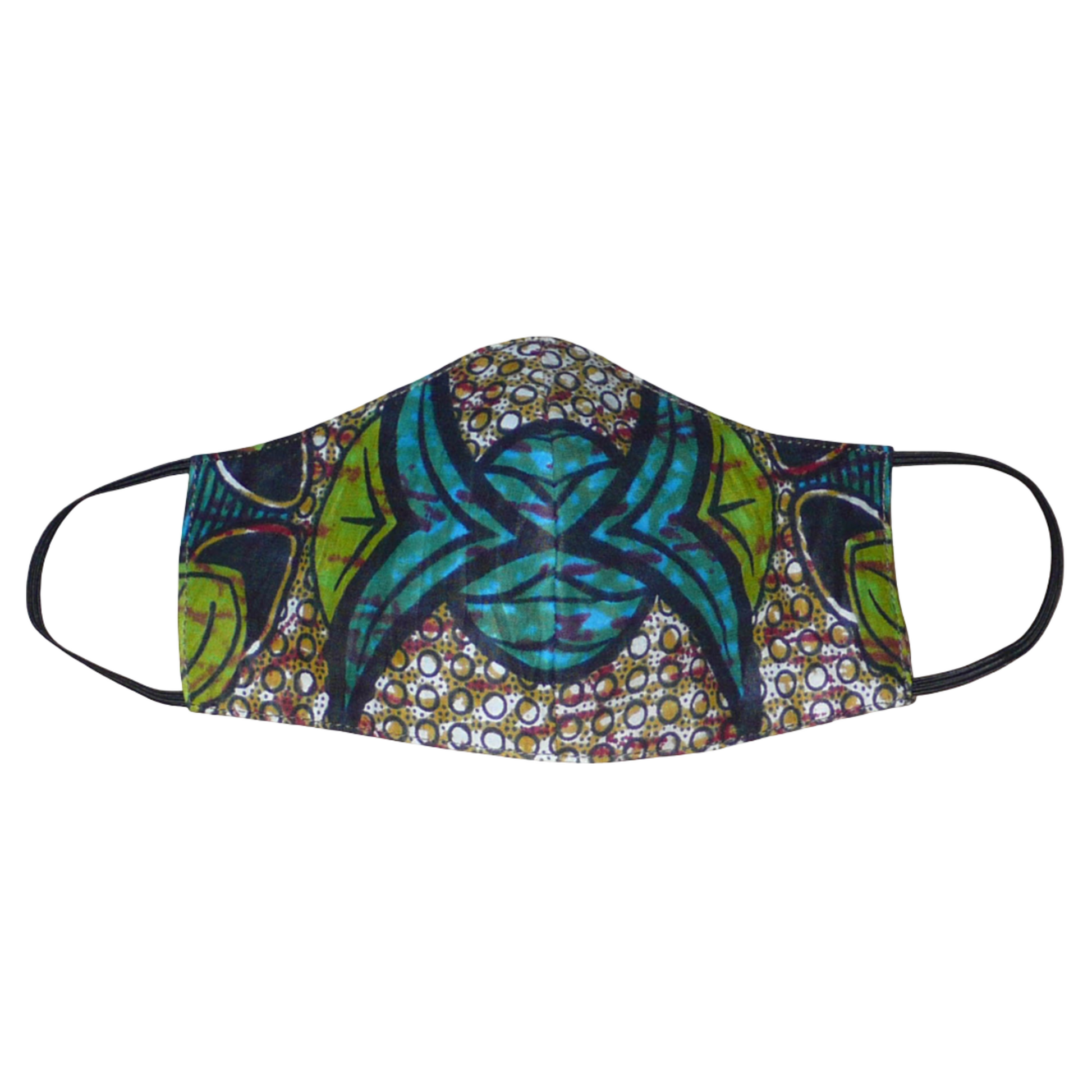 Masque textile ajusté en tissu africain en coton imprimé de motifs tribaux ; il se porte avec des élastiques. En vue d'une utilisation éco-responsable, ce masque est lavable et réutilisable. Il mesure 21 cm de long, et 40 cm en comptant les élastiques, sa une hauteur est de 12 cm (du haut du nez jusqu'au menton) et sa largeur sur les côtés de 7 cm.