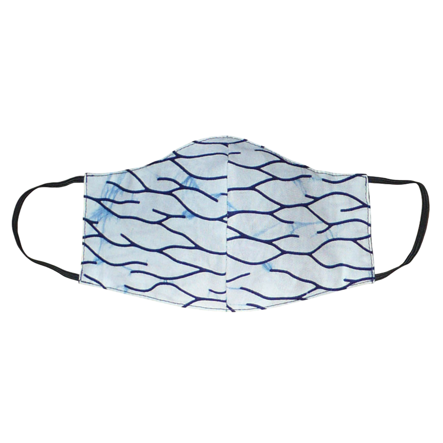 Masque textile en tissu africain imprimé de motifs bleus à porter avec des élastiques. En vue d'une utilisation eco-responsable, ce masque est lavable et réutilisable.