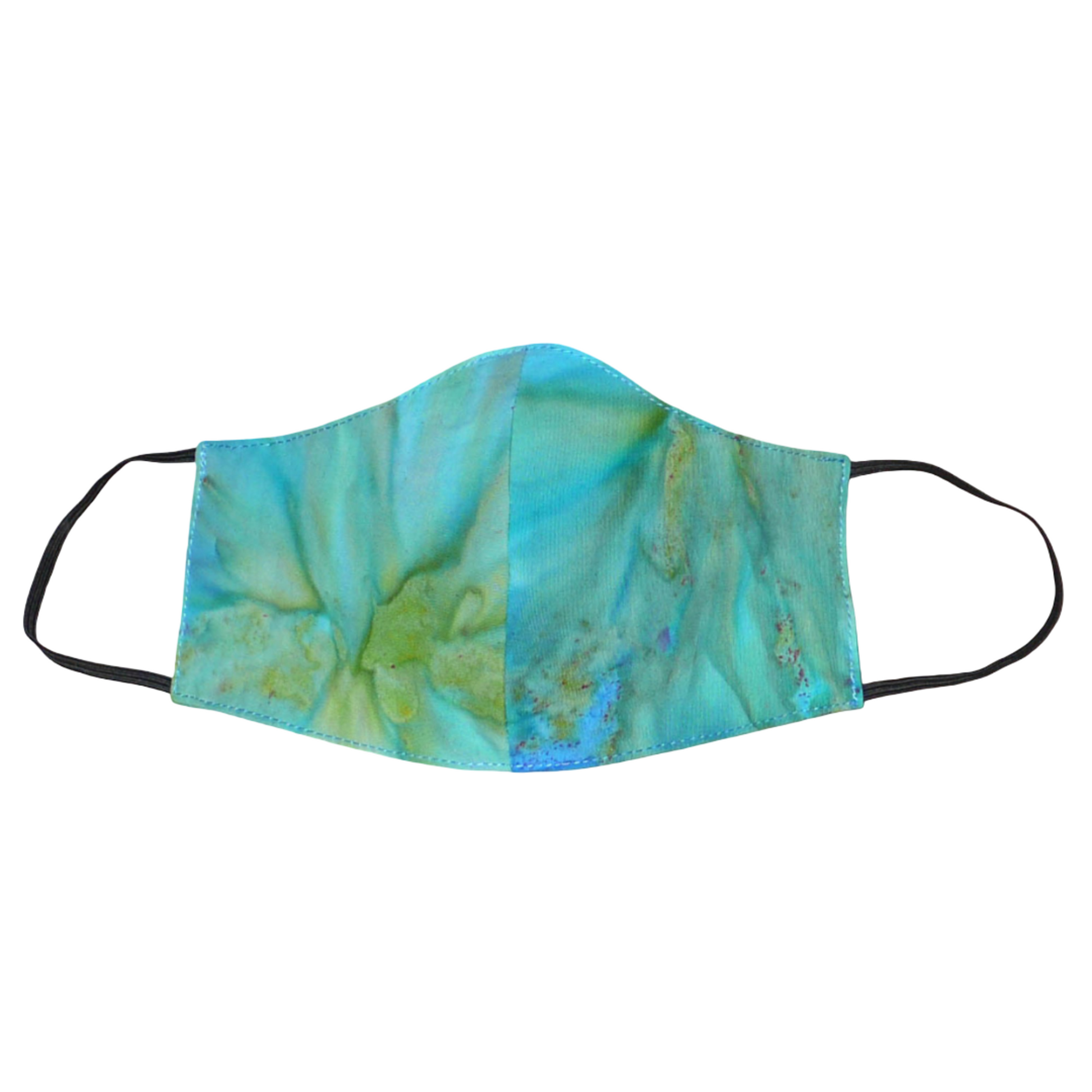 Masque facial textile en coton imprimé Tie and Dye bleu turquoise, avec des nuances de jaune et de vert ; à porter avec des élastiques.
