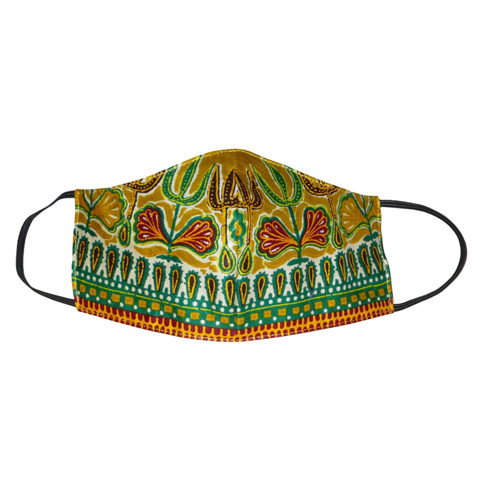 Masque en tissu africain à la coupe ajustée, coupé et cousu dans une cotonnade couleur jaune moutarde imprimée de motifs ethniques et floraux multicolores ; il se porte avec des élastiques. En vue d'une utilisation eco-friendly, ce masque est lavable et réutilisable. Il mesure 21 cm de long, et 40 cm en comptant les élastiques, il a une hauteur de 12 cm (du haut du nez jusqu'au menton) et une largeur sur les côtés de 7 cm. 