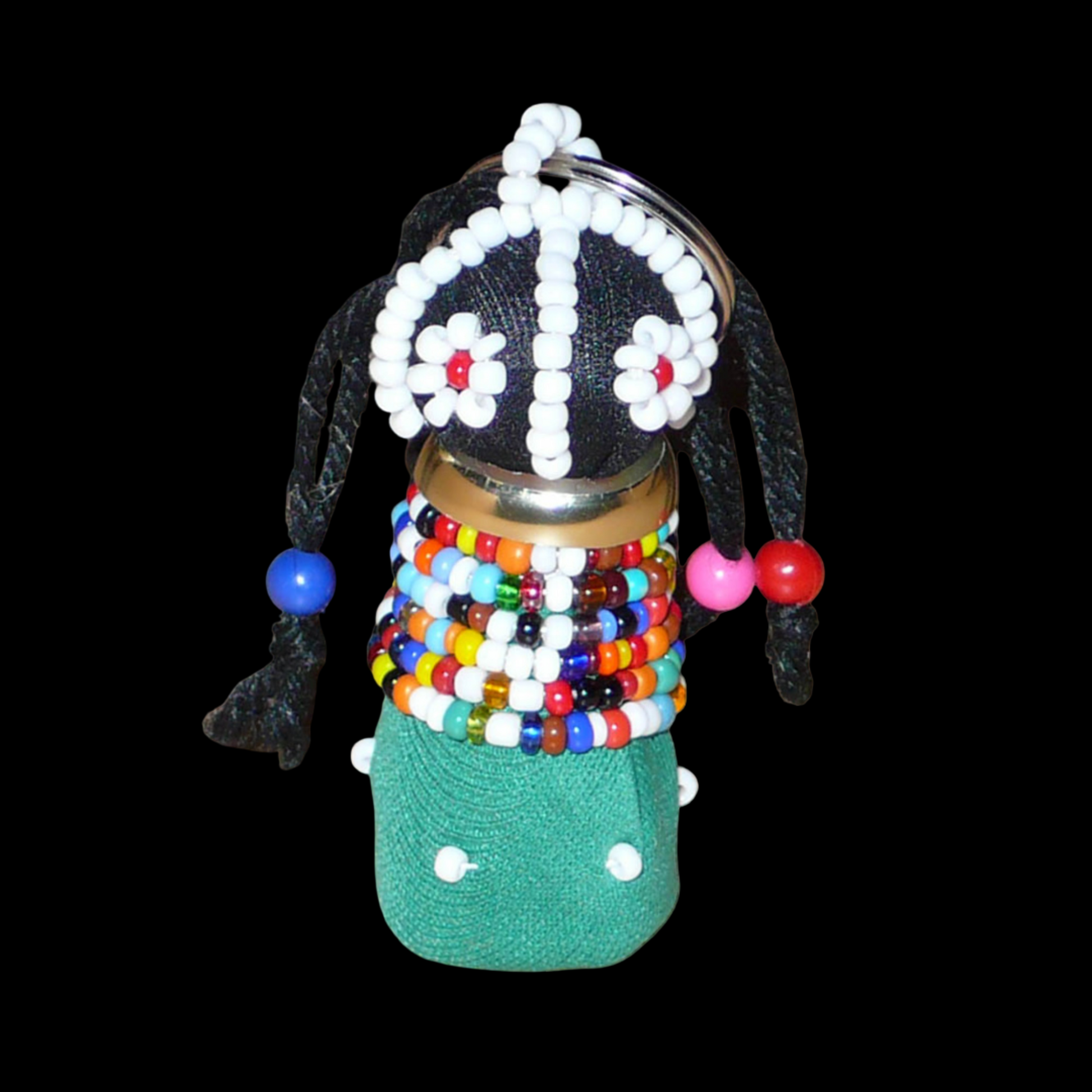 Porte-clés sud-africain en forme de poupée traditionnelle Ndebele composé de tissu en coton vert pour sa robe, de coton noir pour son visage, de laine pour ses cheveux, de laiton pour son collier et de perles de rocaille et en plastique blanches et multicolores