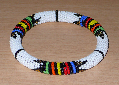 Bracelet africain blanc à motifs zoulous