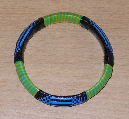 Bracelet africain en plastique recyclé