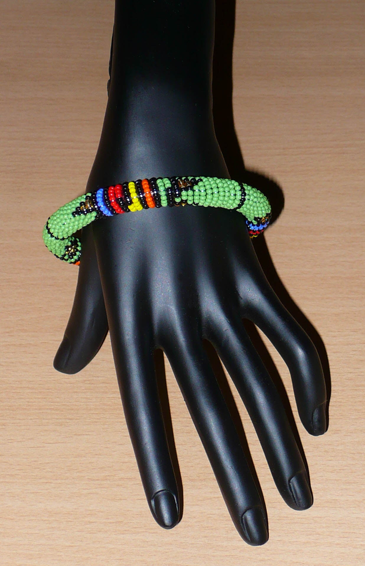 Bracelet africain vert à motifs zoulous