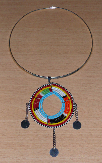 Collier avec pendentif traditionnel Massai